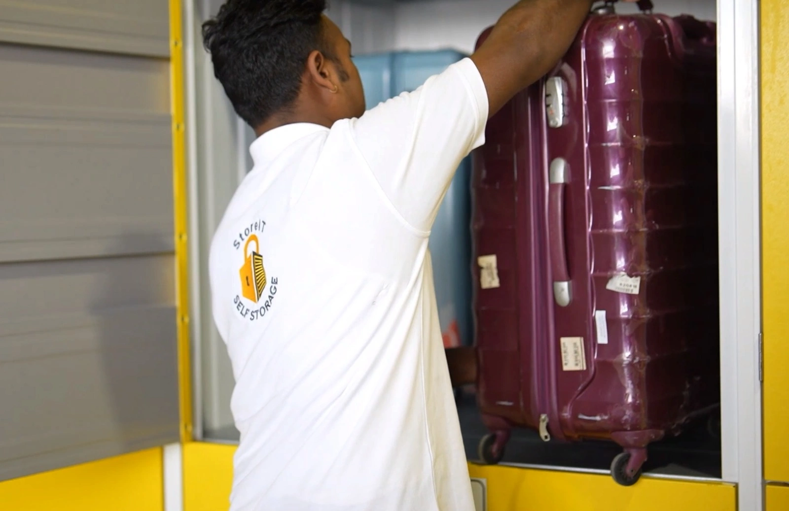 Flexible luggage storage units at StoreIT